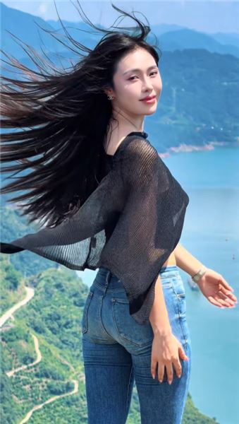 鏡頭里跳舞的曉鳳，鏡頭外的生活你真的了解嗎？