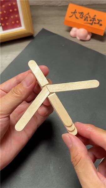 吃完雪糕別扔棍！超詳細雪糕棍飛機手工，變廢為寶圓孩子航天夢