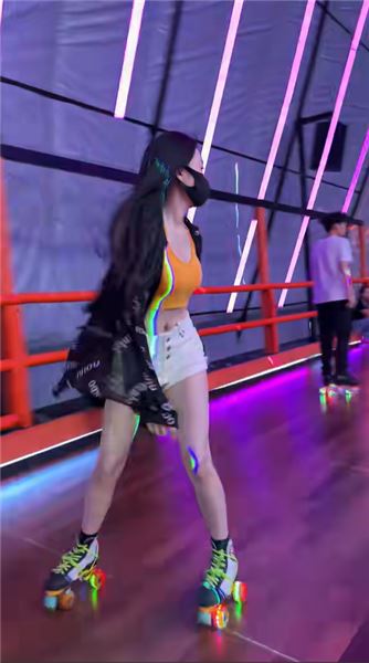 輪滑場上光鮮背后，那些不為人知的傷痕與爭議