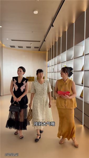 女兒小敏回國了  兒子竟然這么做