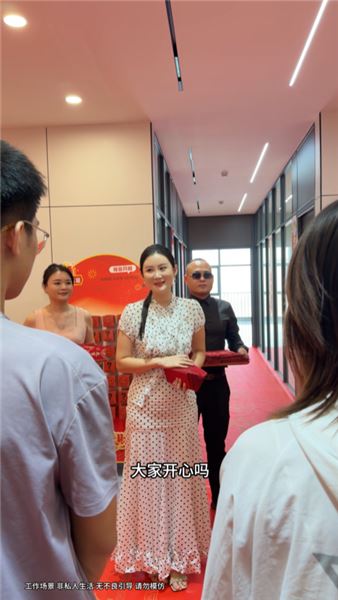 全網破防！女老板遭遇婚姻背叛，擦干眼淚仍善待所有員工：最溫柔的底色是善良