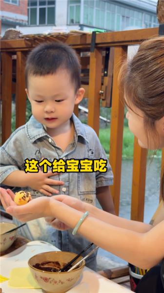 心血來潮做創意南瓜饅頭！全家上陣，場面徹底失控，笑到停不下來
