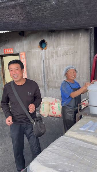 我是崔小斌，靠豆腐手藝謀生，卻沒能留住身邊的愛人