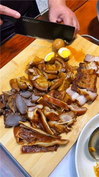 電飯煲一鍵復刻地道潮汕鹵味，一鍋雜鹵鮮香入味，在家還原老店風味