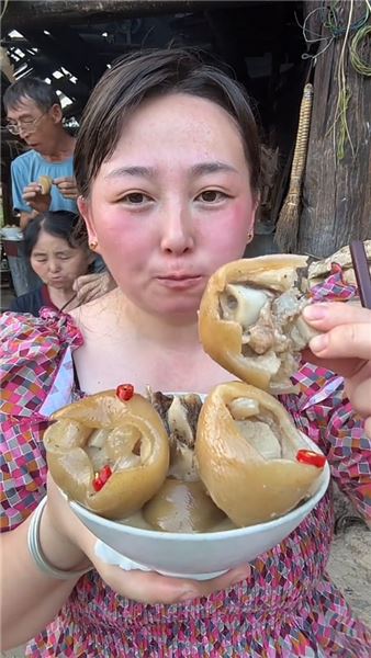 何為出息？陪父母吃一頓熱飯，煙火日常亦是人生圓滿