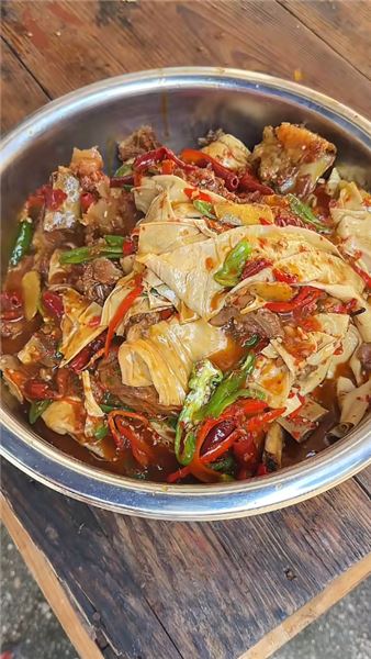 腐竹吸飽牛排湯汁，這一鍋誰扛得住