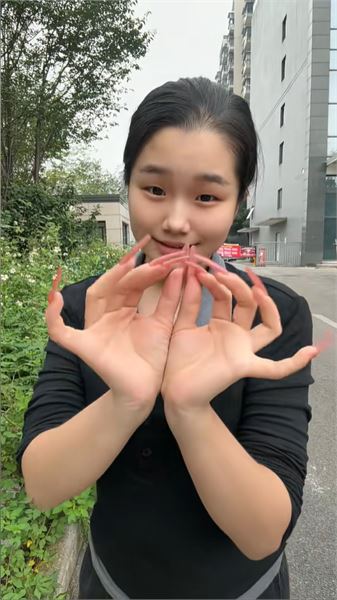 統一回復：手指靈活是天賦嗎？聊聊我的手勢舞