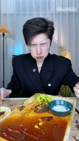 做不一樣的吃辣吃播，沒觸碰禁忌，為何總被舉報？