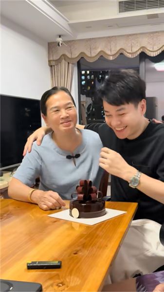 作為黃忠亨的父母，聊聊家里這些事，我們心里真實的想法