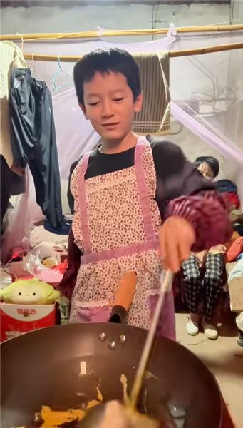 11 歲小軍心里話：謝謝想要寄物資幫助我的叔叔阿姨哥哥姐姐