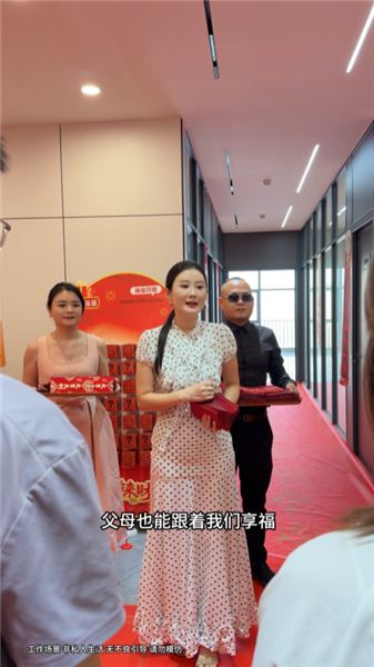 全網破防！女老板遭遇婚姻背叛，擦干眼淚仍善待所有員工：最溫柔的底色是善良