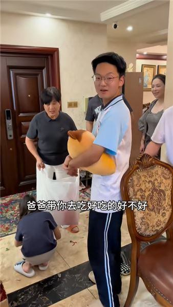 爸爸給樂樂準備生日驚喜，一番話寄托了所有期望