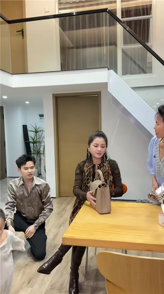 粉絲都建議沈文來楠姐這邊上班，這個辦法可行嗎？
