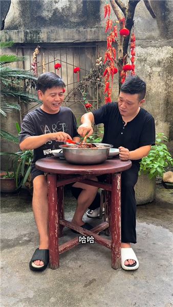 魔鬼辣椒加持香辣羊蹄，一口淪陷，感受大口吃肉的酣暢