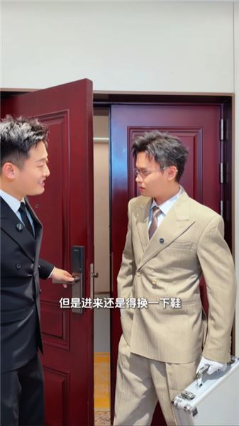 面試助理竟是閨蜜老公！試工樣樣能干，閨蜜卻上門強烈反對，我該收嗎