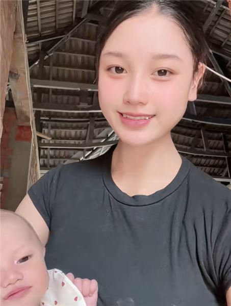 遠在老撾進退兩難：兒子大年重病纏身，牛牛被黑粉指責只顧掙錢不顧國內家人