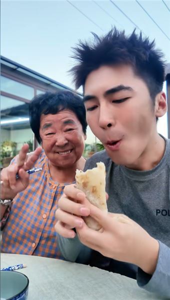 姥爺離去之后我才看透，小院煙火，家人相伴便是最好的人生
