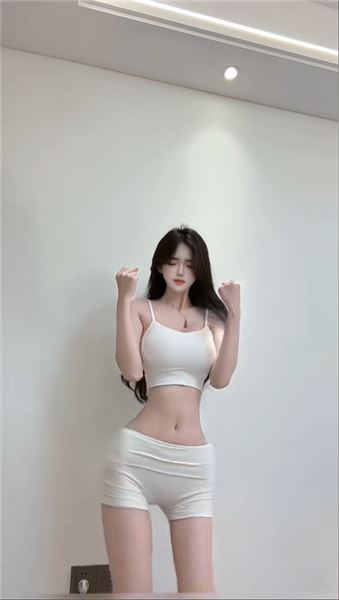 被叫做小妖精又如何，跳舞我本就為吸引目光