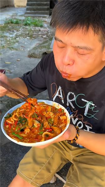 作為江西人頓頓猛吃辣，很多朋友問我們會不會得痔瘡？
