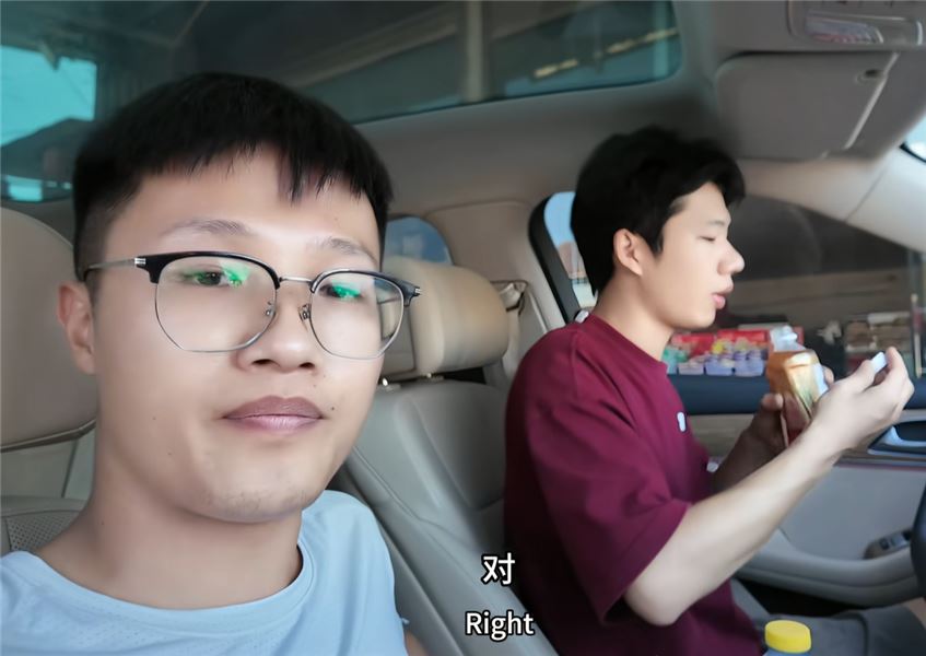 牛牛不是在修車，就是在修車的路上，在老撾建房的萬般不易，盼早日完工回家見兒子