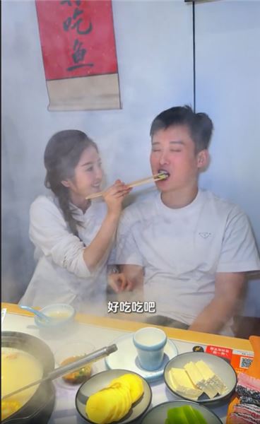 撒嬌男人最好命，今天也是辛苦我的女朋友了，大家怎么看？