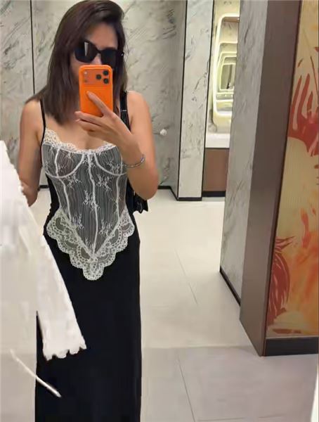 離婚之后我才明白：貴氣是演給別人看，舒服才是做給自己