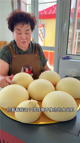 八十斤大南瓜蒸山東大餑餑，一口嘗得到農村最質樸的煙火香甜