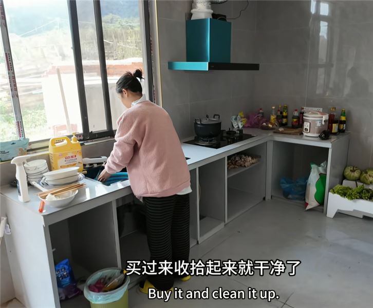 新家慢慢添置家具，一點點填滿，越來越有家的感覺了