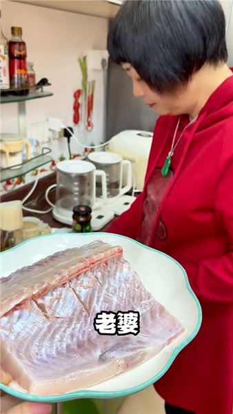 把偏愛藏進煙火飯菜，給老公做一份他心心念念的黃豆醬蒸魚腩