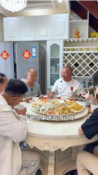 離別總在團圓后：送暖暖返校，中年兒女夾在老小之間的萬般身不由己