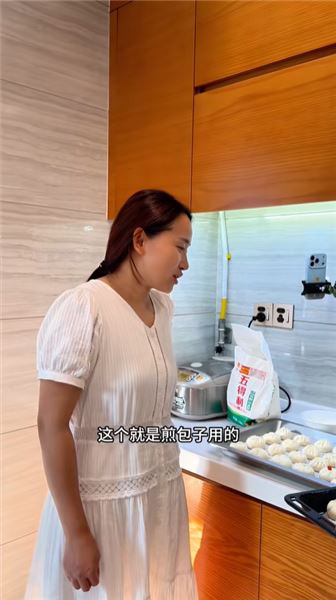 娜姐要成為深圳人，平凡家庭里一份沉甸甸的手足牽掛