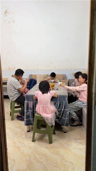 有人心疼孩子，有人說我演的，農村杰哥在此回應所有爭議