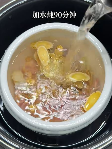 為什么我每周都給老婆燉鴿子湯？湯鮮味美，做法簡單，快收藏