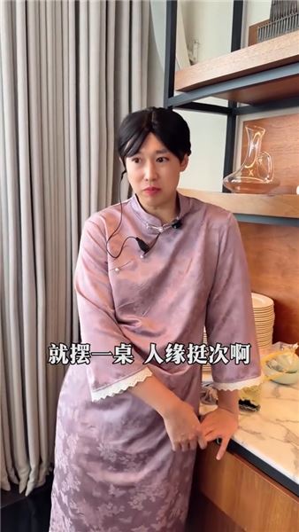 當周小鬧雙胞胎兒子周歲宴時：社恐老爸一場主打潦草快樂的周歲禮