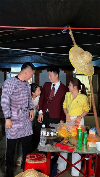今天跟師父去簽合同，想著能出一份力就出一份力結果差點沒忍住痛打小姑子夫婦。我們以前沒這么氣人吧？