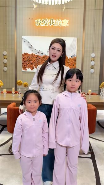 原來 1+1=5！藏了許久的三胎喜訊，終于和大家見面