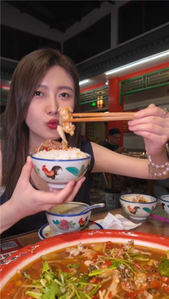 和相親對象吃了一頓四川江湖菜，超級下飯！匯報給爸爸媽媽！