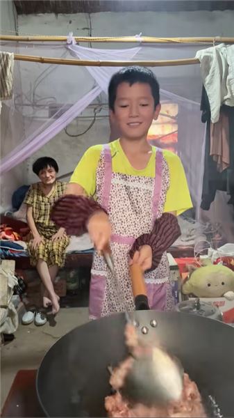 爸爸不在了，媽媽看不見，11 歲的我撐起一個家