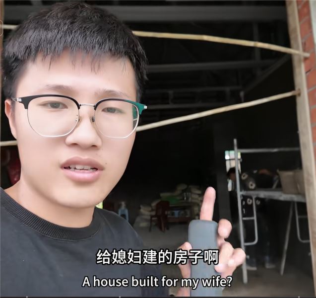 花錢救治老撾娘家，可我也記掛著家中生病的親兒子