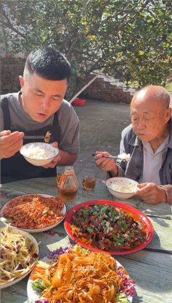 天天找老丈人喝酒，圖啥？順便回應大家關心的幾個問題