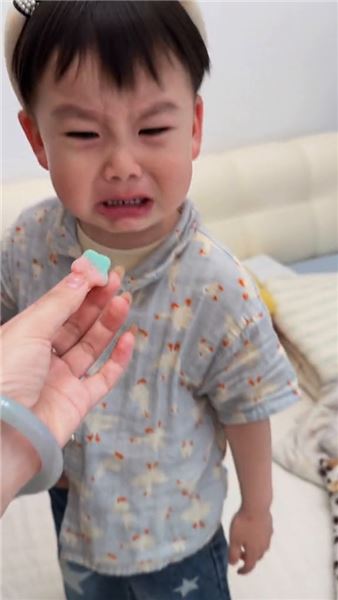 對付愛吃糖的人類幼崽，一場角色扮演游戲，收獲意外育兒效果