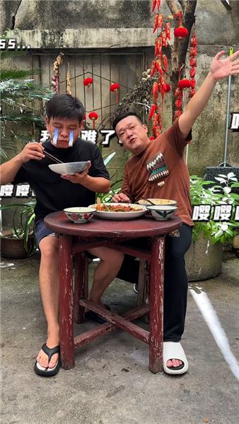 天熱沒胃口？一盤虎皮辣椒炒辣椒，香辣拌飯太過癮