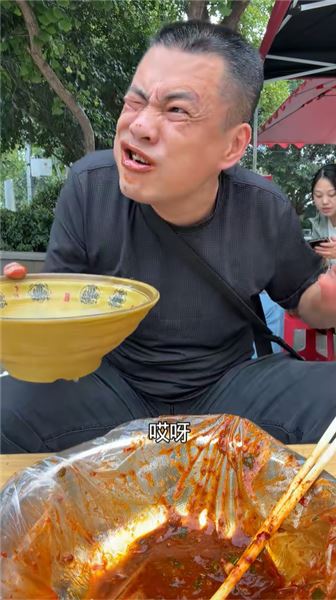 吃面的靈魂歸宿，必須喝上一口燙嘴的面湯