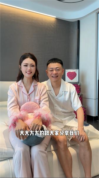 原來 1+1=5！藏了許久的三胎喜訊，終于和大家見面