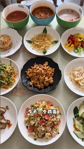 一個雞蛋挑戰十二道家常菜，一桌飯菜全靠它撐場面