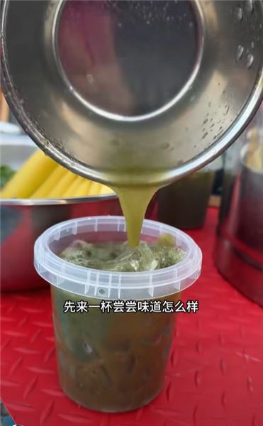 自家種一大片羽衣甘藍，今天實測：直接擺攤賣菜劃算，還是榨成飲料賺得多？