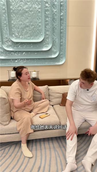 葉子要去奔赴小超，熱鬧背后，讀懂爭議滿滿的二姨