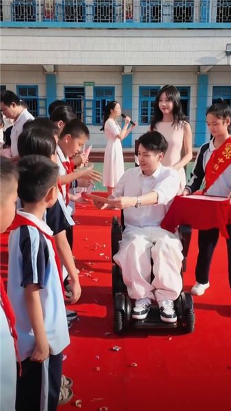 為什么持續捐款助學，黃忠亨說說心里話