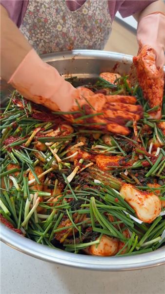 韓國入冬腌泡菜季，百根小蘿卜，跟著婆婆做地道家庭小蘿卜泡菜
