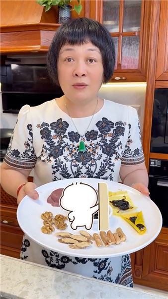 老公辛苦了，今天用豬腰燉個靚湯給老公，大家都喜歡喝